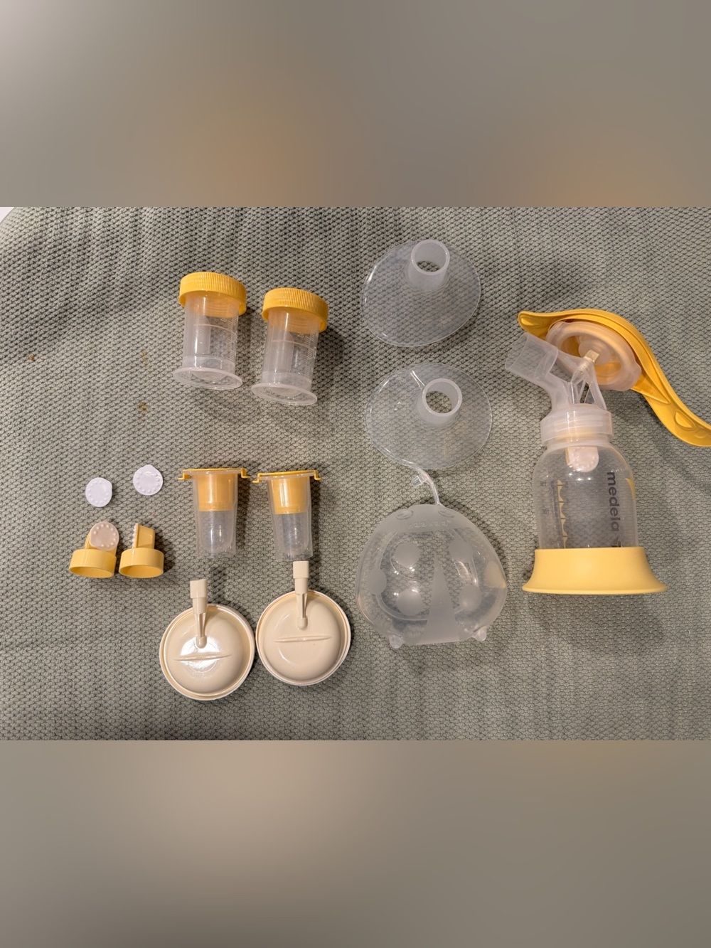 Bundle medela harmony pump and haaka ladybug with extras